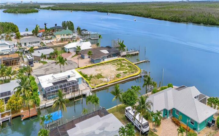 Pictures of Land property located at 470 Madison Ct, Fort Myers Beach, FL 33931 for sales - image #1