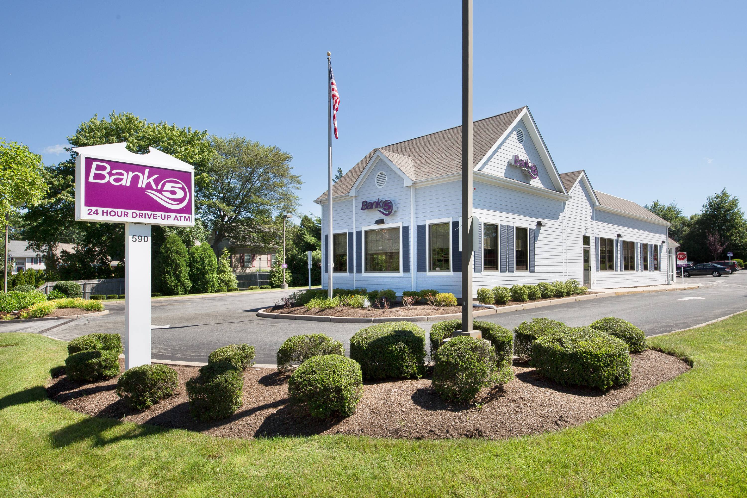590 Metacom Ave, Bristol, RI 02809