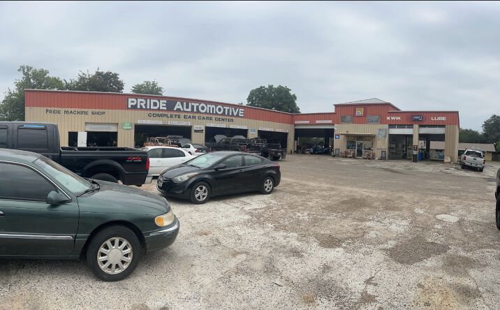 Pictures of Industrial, Special Purpose property located at 113 E Harwood Ave, Beeville, TX 78102 for sales - image #1
