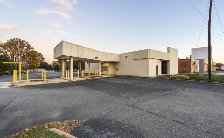 Pictures of Retail property located at 704 N Cannon Blvd, Kannapolis, NC 28083 for sales - image #1
