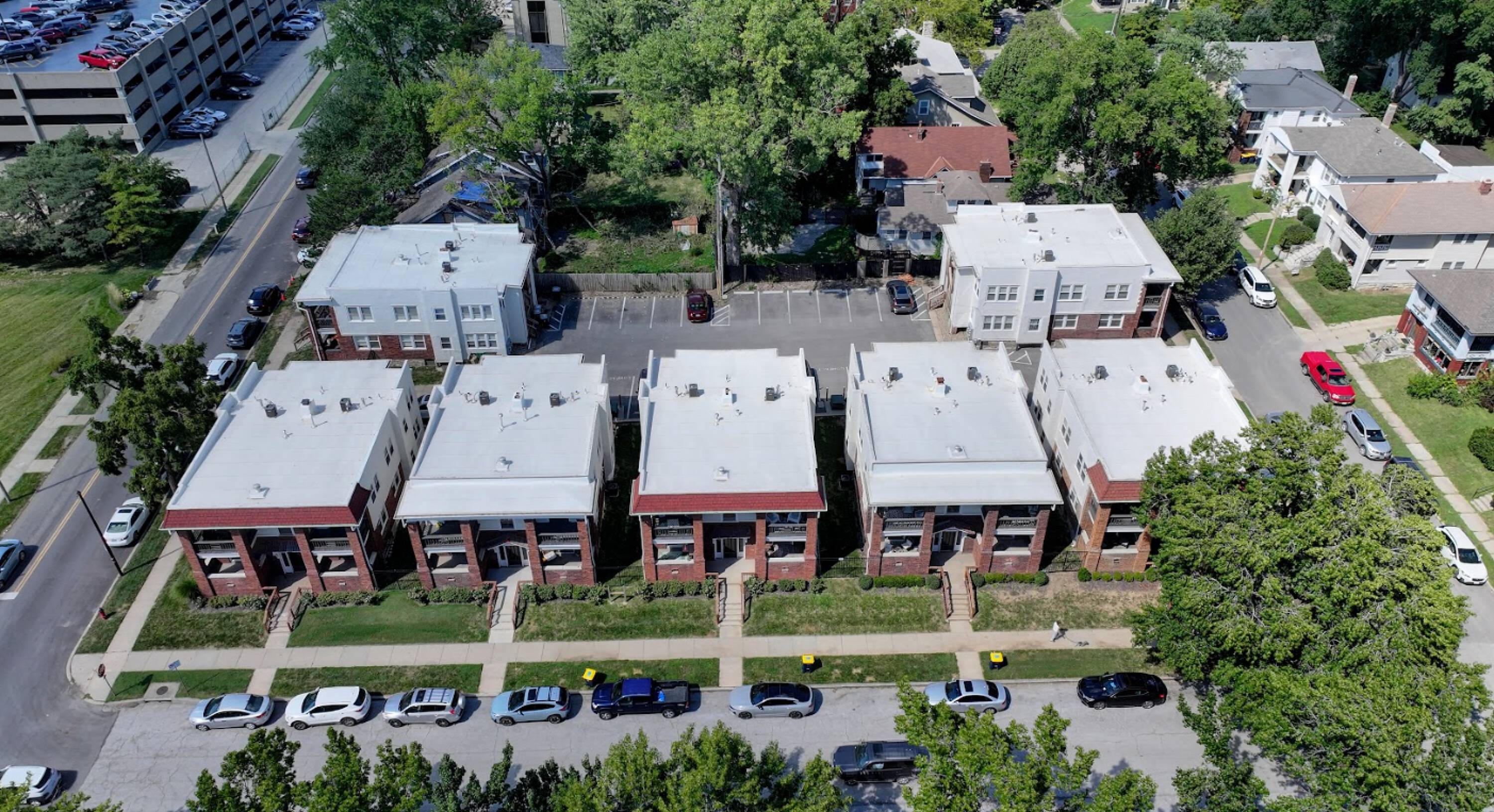 1800 W 41st St