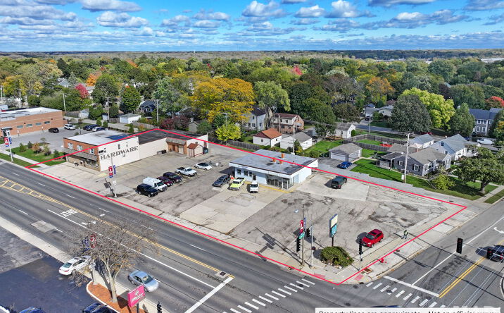 Pictures of Land, Retail property located at 426 S Milwaukee Ave, Libertyville, IL 60048 for sales - image #1