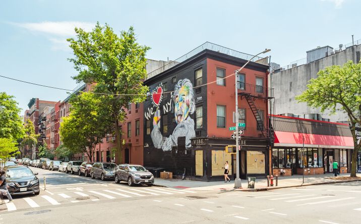 Pictures of Multifamily property located at 212 8th Ave, New York, NY 10011 for sales - image #1