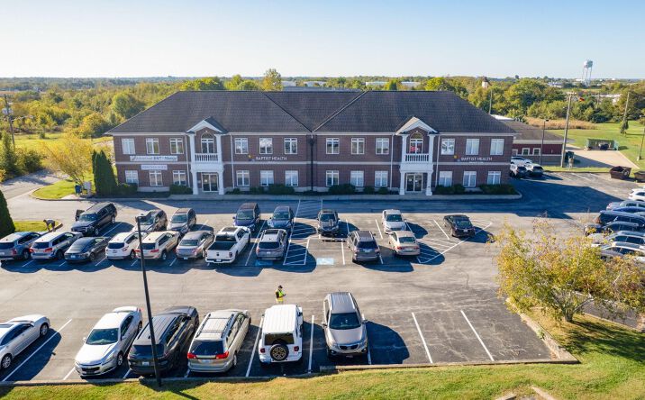 Pictures of Office property located at 140 Stonecrest Rd, Shelbyville, KY 40065 for sales - image #1