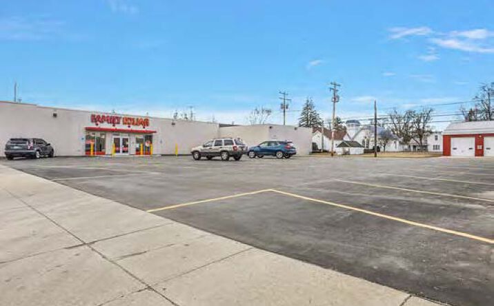 Pictures of Retail property located at 326 E Main St, Edmore, MI 48829 for sales - image #1