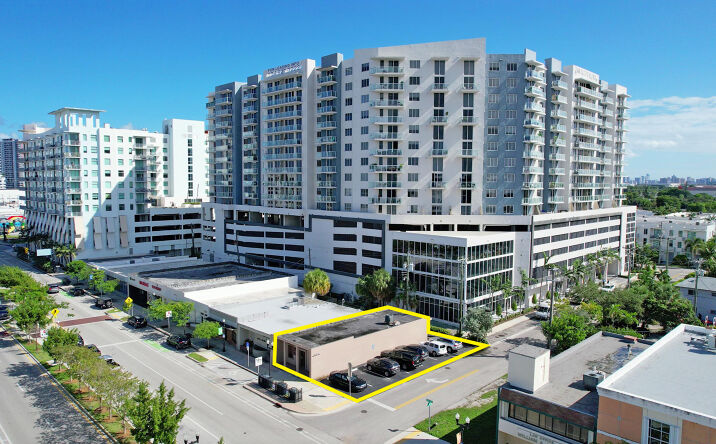 Pictures of Office, Retail property located at 2138 Hollywood Blvd, Hollywood, FL 33020 for sales - image #1