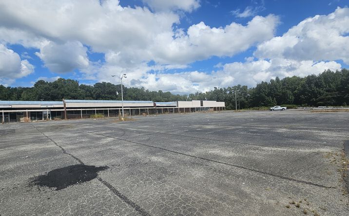 Pictures of Industrial, Land, Multifamily, Retail property located at 1333 Carrsville Hwy, Frankin, VA 23851 for sales - image #1