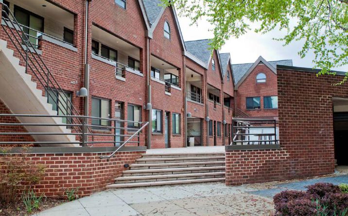 Pictures of Office property located at 4400 Macarthur Blvd NW, Washington, DC 20007 for sales - image #1