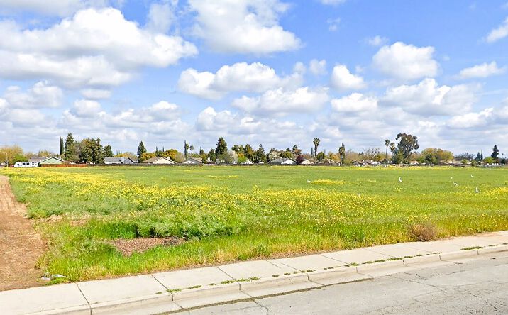 Pictures of Land property located at 2051 Wardrobe, Merced, CA 95341 for sales - image #1