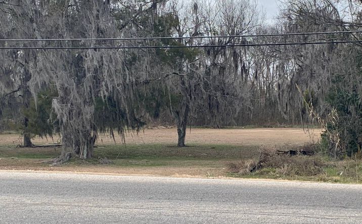 Pictures of Land property located at 3137 County Road 43, Montgomery, AL 36117 for sales - image #1