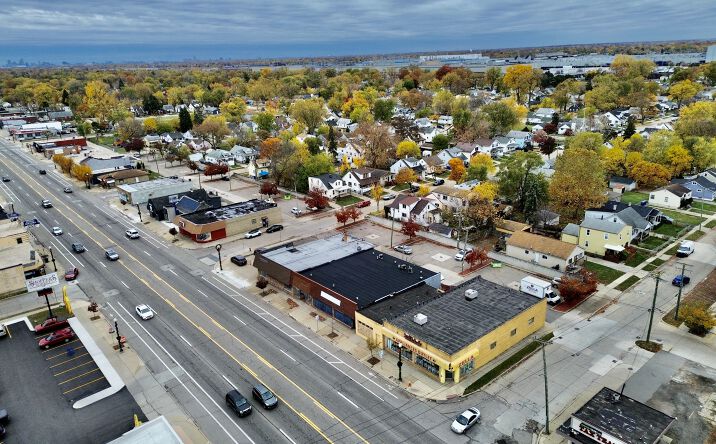 Pictures of Retail, Office, Hospitality, Mixed Use, Self Storage property located at VANDYKE AVE, WARREN, MI 48089, 22835, 22825, 22831 Vandyke AVE, WARREN, MI 48089 for sales - image #1