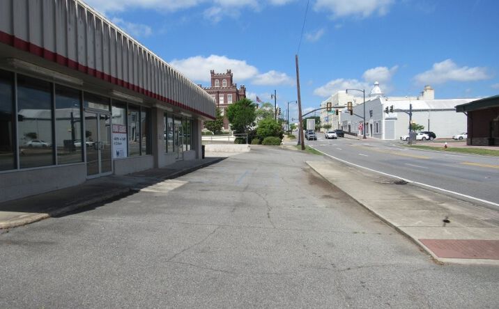 Pictures of Retail, Office property located at 212 1st Ave Street, Moultrie, GA 31768 for sales - image #1