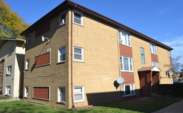 Pictures of Multifamily property located at 14613 Keystone Avenue, Midlothian, IL 60445 for sales - image #1