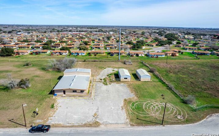 Pictures of Land property located at 000 Industrial Boulevard, Beeville, TX 78102 for sales - image #1