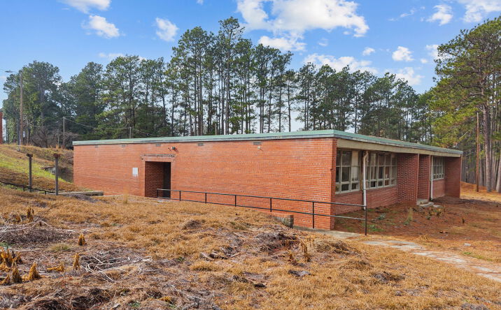 Pictures of Office, Mixed Use property located at 516 W Chapin Rd, Aberdeen, NC 28315 for sales - image #1