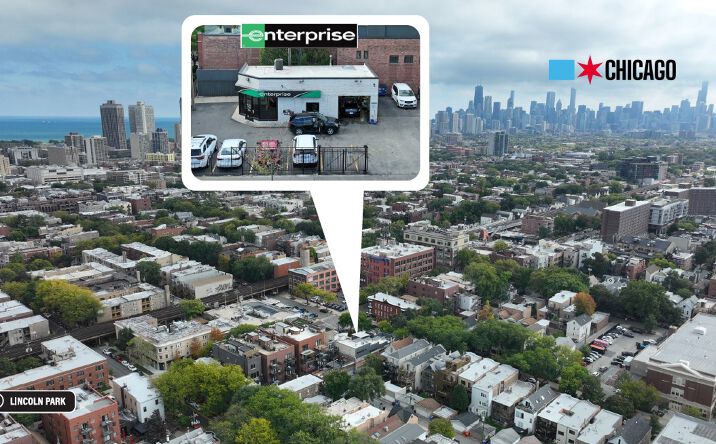 Pictures of Retail property located at 2900 N Sheffield Ave, Chicago, IL 60657 for sales - image #1
