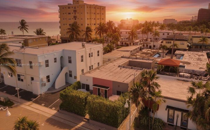 Pictures of Multifamily property located at 322 Oklahoma St, Hollywood, FL 33019 for sales - image #1