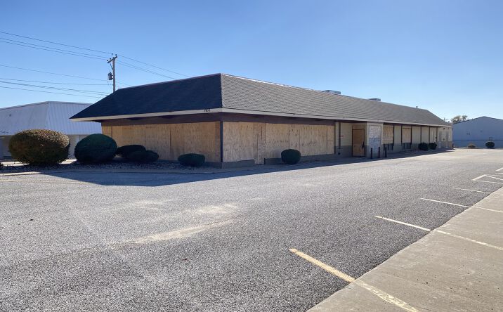 Pictures of Retail property located at 1800 36th Ave, Moline, IL 61265 for sales - image #1