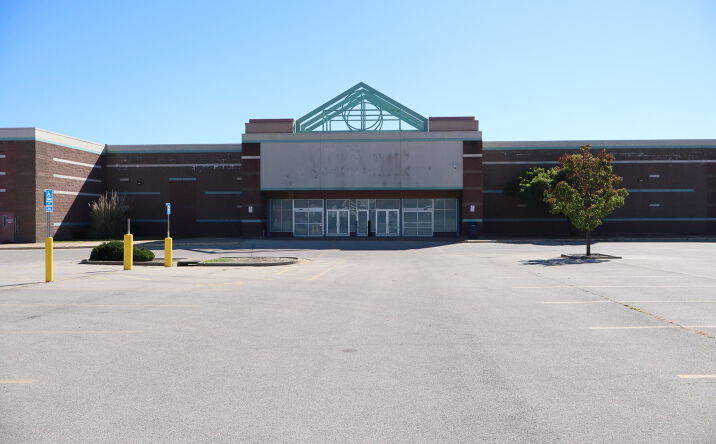 Pictures of Industrial, Retail, Self Storage property located at 6550 Manchester Ave, St. Louis, MO 63139 for sales - image #1