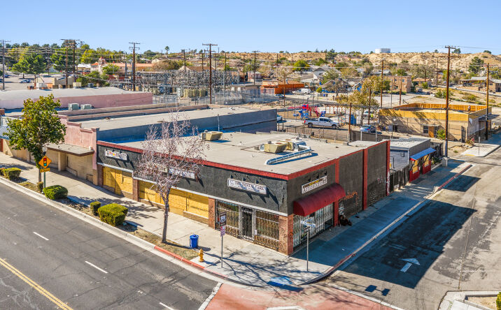 Pictures of Mixed Use, Retail property located at 15586 7th St, Victorville, CA 92395 for sales - image #1