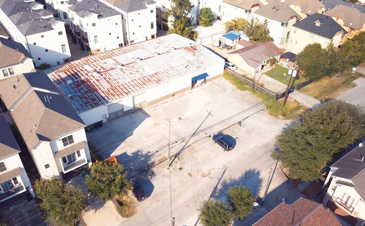 Pictures of Industrial, Retail property located at 1025 W 25th St, Houston, TX 77008 for sales - image #1