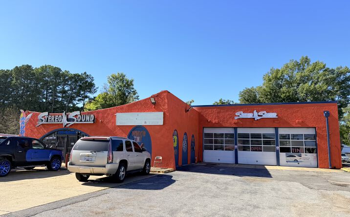 Pictures of Retail property located at 4561 Elvis Presley Blvd, Memphis, TN 38116 for sales - image #1
