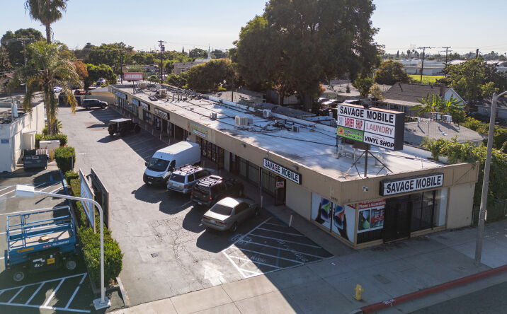 Pictures of Retail property located at 5960 Florence Avenue, Bell Gardens, CA 90201 for sales - image #1