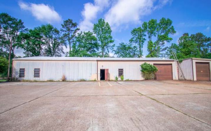 Pictures of Retail, Industrial property located at 805 Hilbig Rd, Conroe, TX 77301 for sales - image #1