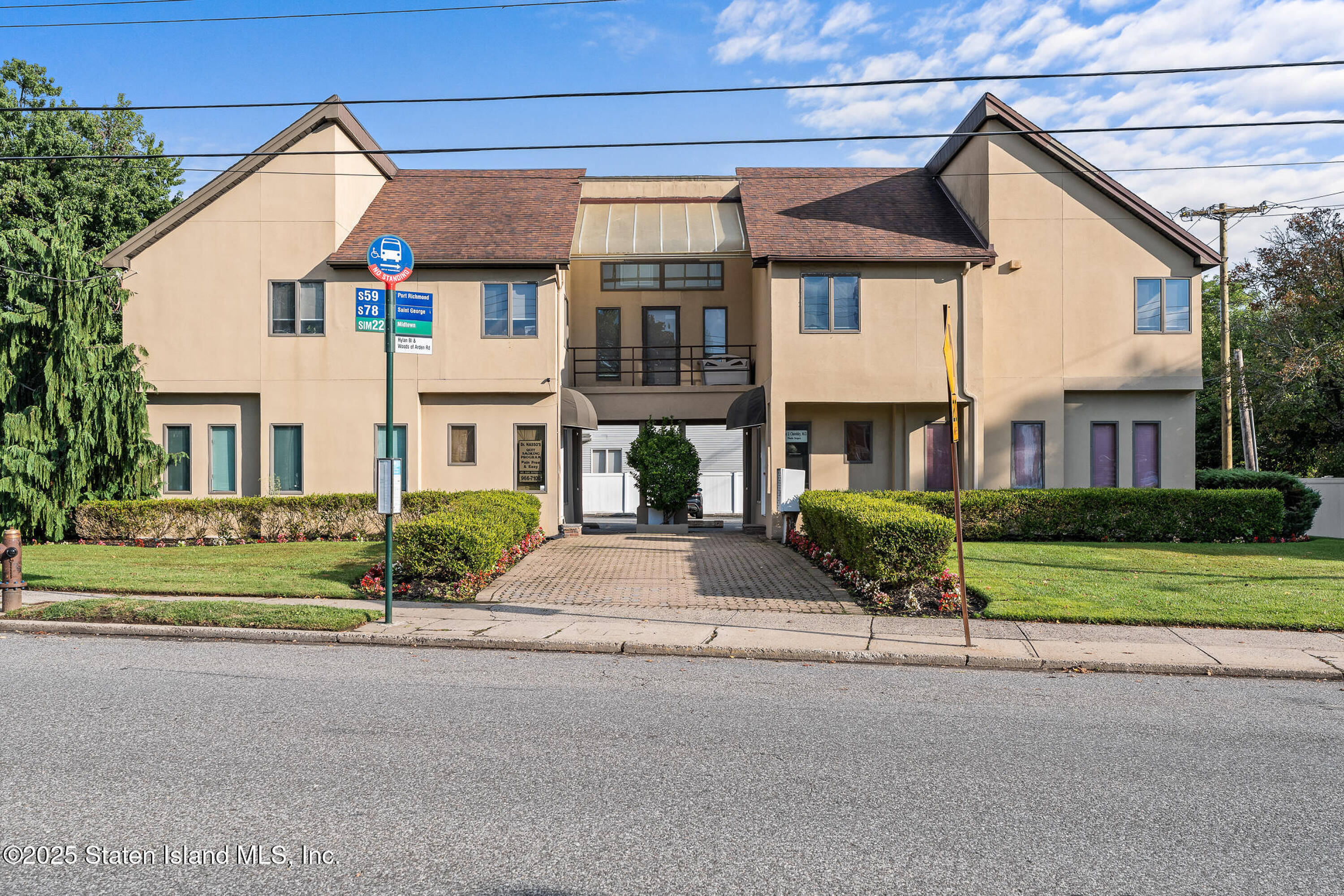 4546 Hylan Blvd, Staten Island, NY 10312