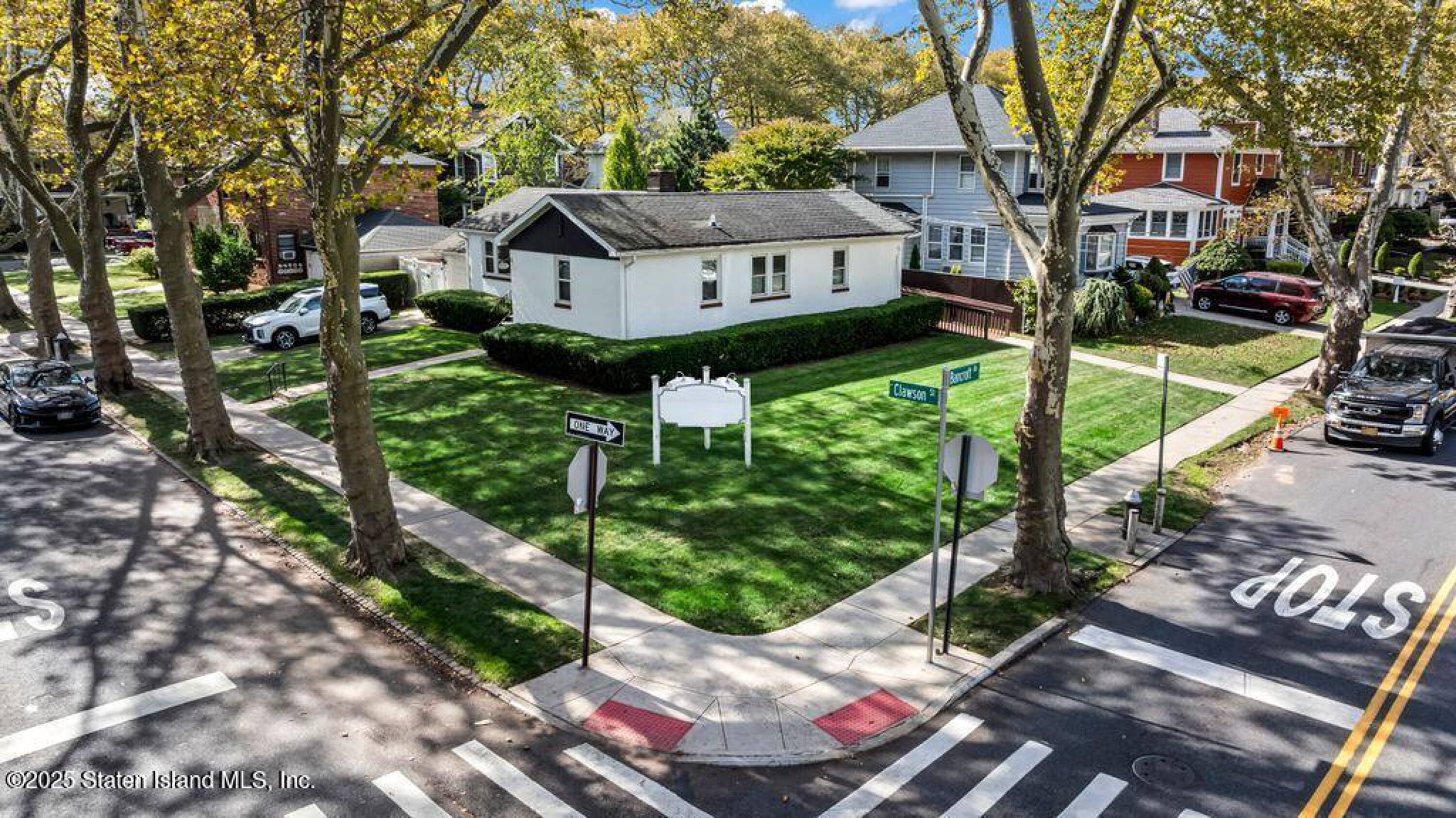 157 Clawson St, Staten Island, NY 10306