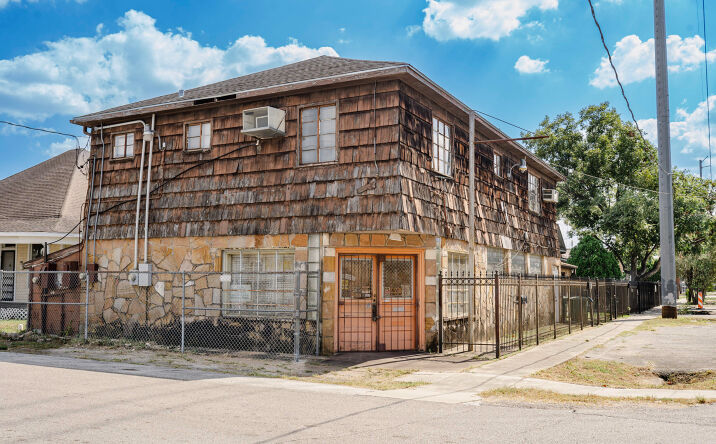 Pictures of Mixed Use, Multifamily, Retail property located at 1414 Campbell St, Houston, TX 77009, 2218 Chapman St, Houston, TX 77009 for sales - image #1