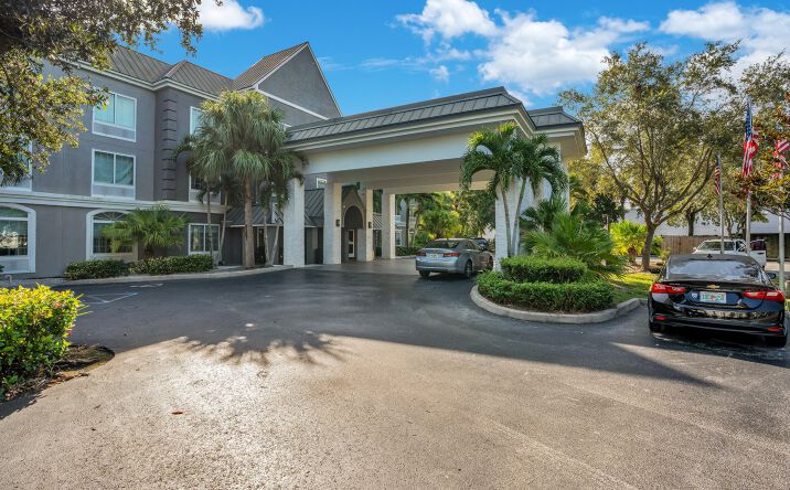 Pictures of Hospitality property located at 9330 19th Ln, Vero Beach, FL 32966 for sales - image #1