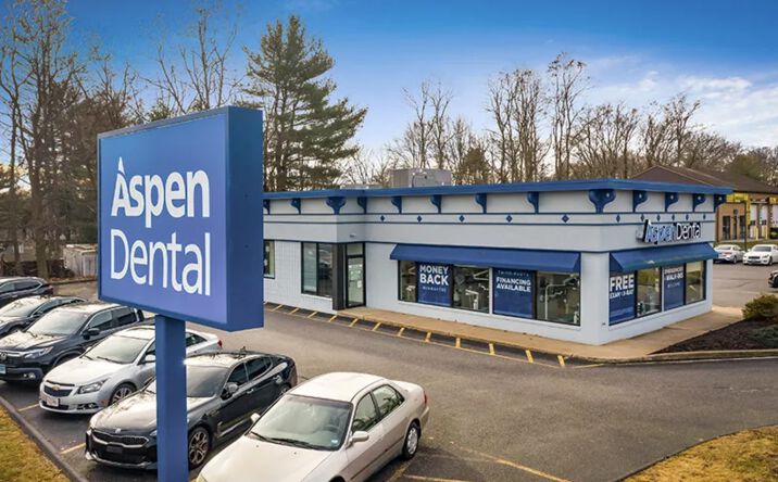 Pictures of Retail property located at 1128 Farmington Ave, Bristol, CT 06010 for sales - image #1