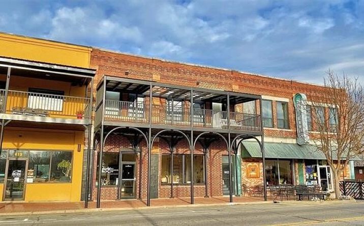 Pictures of Special Purpose property located at 415 N Muskogee Avenue, Tahlequah, OK 74464 for sales - image #1
