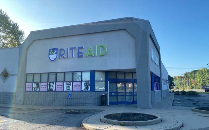 Pictures of Retail property located at 419 Division St, North Tonawanda, NY 14120 for sales - image #1