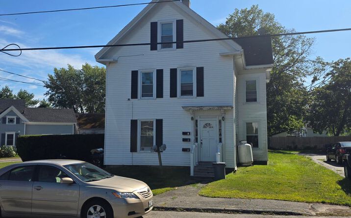 Pictures of Multifamily property located at 4 Chestnut St, Rockland, ME 04841 for sales - image #1