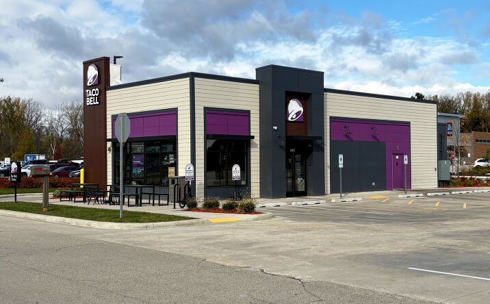 Pictures of Retail property located at 2326 Lineville Rd, Suamico, WI 54313 for sales - image #1