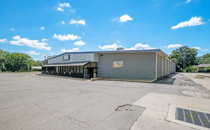 Pictures of Office property located at 814 E Cherokee Ave, Sallisaw, OK 74955 for sales - image #1