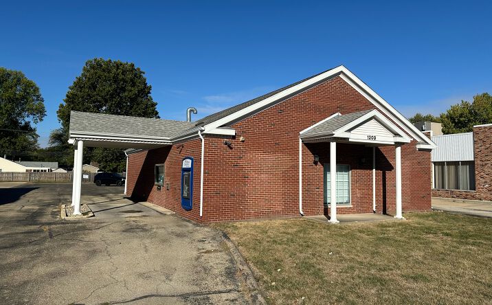 Pictures of Office, Retail property located at 1203 S Mattis Ave, Champaign, IL 61821 for sales - image #1
