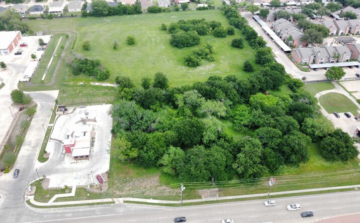 Pictures of Land property located at 5823 S Cooper St, Arlington, TX 76017 for sales - image #1