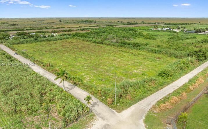 Pictures of Land property located at 20250 SW 128 Street, Miami, FL 33196 for sales - image #1