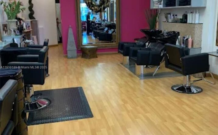 Pictures of Business for Sale, Retail property located at AVENTURA, Aventura, FL 33180 for sales - image #1