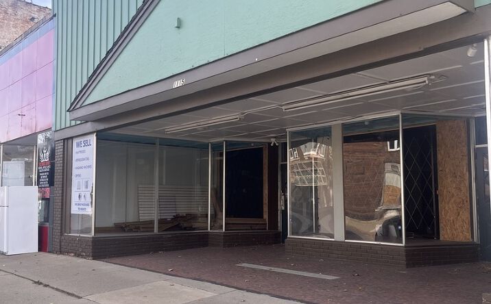 Pictures of Retail property located at 1115 Broadway, Rockford, IL 61104 for sales - image #1