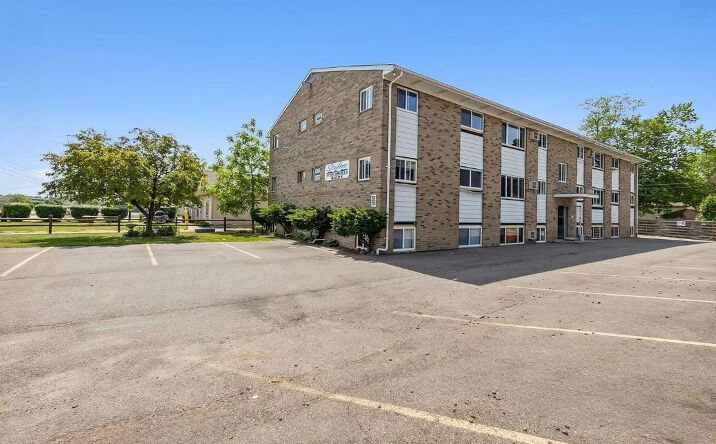 Pictures of Multifamily property located at 4221 N Grand River Ave, Lansing, MI 48906 for sales - image #1