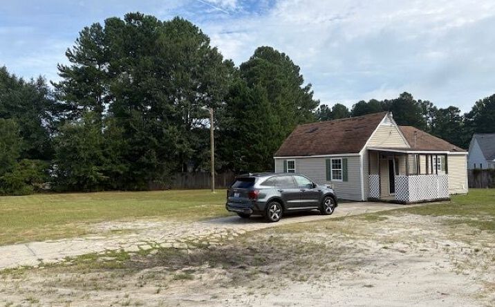 Pictures of Retail, Land property located at 7466 Stoney Point Rd, Fayetteville, NC 28306 for sales - image #1