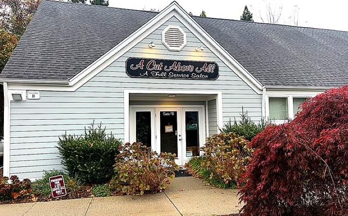 Pictures of Office property located at 487 Main Road, Aquebogue, NY 11931 for sales - image #1