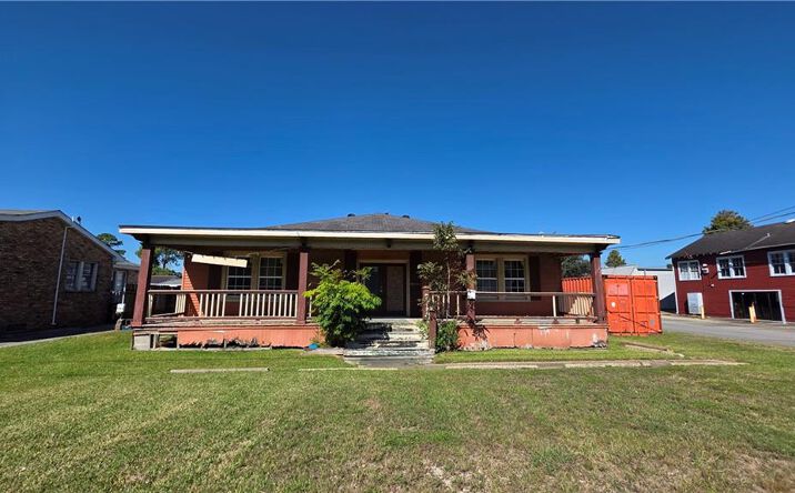 Pictures of Special Purpose property located at 2118 Paris Road, Chalmette, LA 70043 for sales - image #1