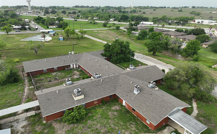 Pictures of Hospitality property located at 209 Country Club Dr, Karnes City, TX 78118 for sales - image #1