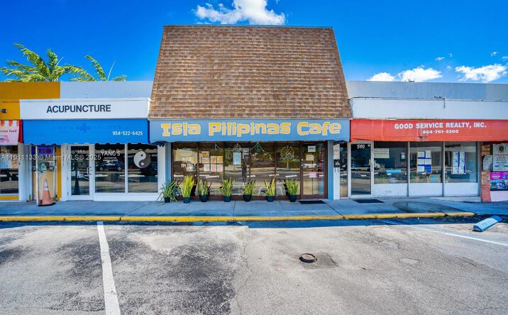 Pictures of Retail property located at 1083 SE 17th St, Fort Lauderdale, FL 33316 for sales - image #1