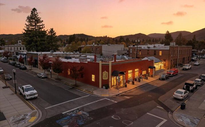 Pictures of Mixed Use property located at 234 SW 5th St, Grants Pass, OR 97526 for sales - image #1